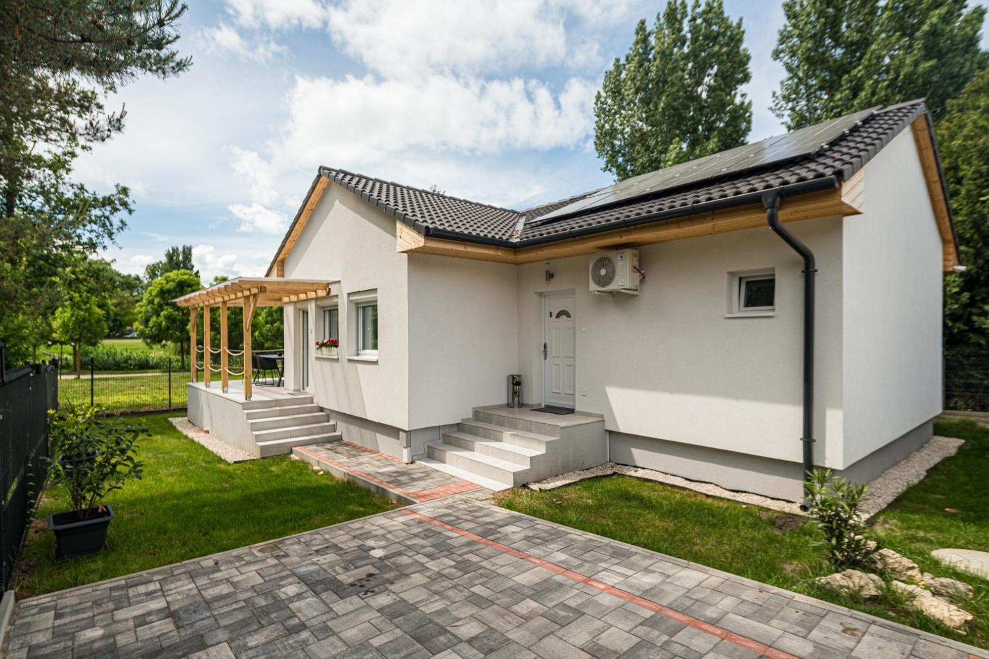 Balatonic Lemon Apartmanhaz Siófok Eksteriør bilde